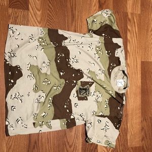 Vintage camel cigarette camo tee.